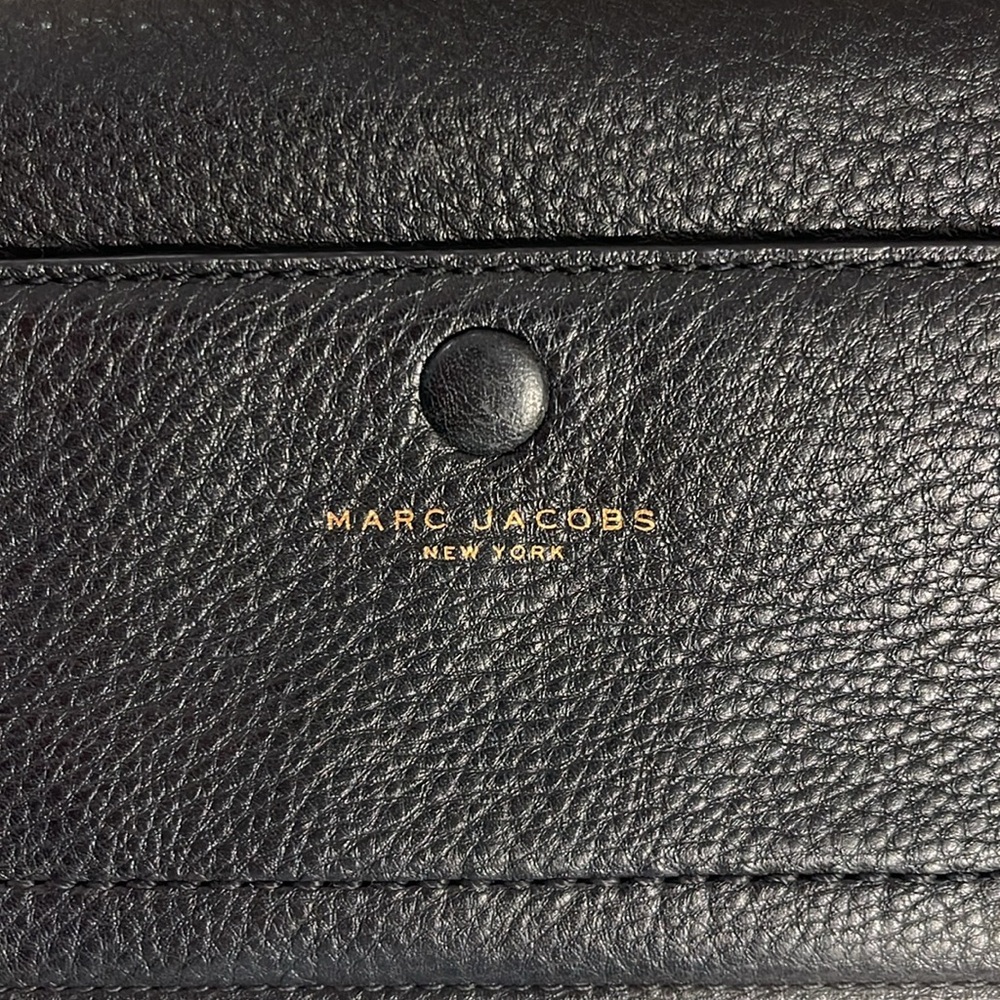 Marc Jacobs Empire City Pebbled Leather Wallet Crossbody Gold Chain No Callouts - Picture 17 of 17